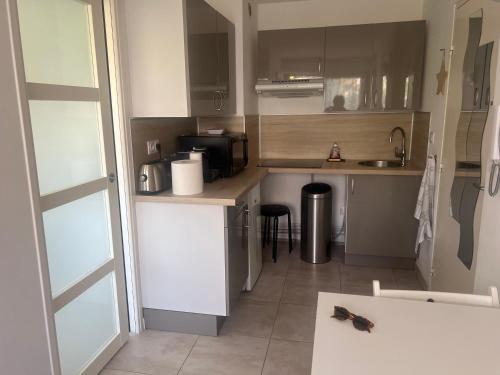 Zdjęcie z galerii obiektu Appartement à Bandol w mieście Bandol