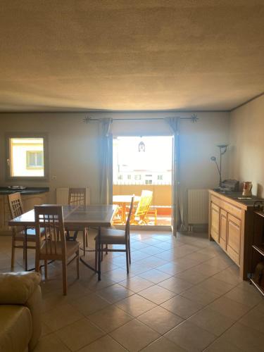 Photo de la galerie de l'établissement Bel appartement proche Monaco, à Beausoleil