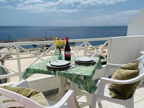 Beautiful 'Studio Verde' with Panoramic Sea Views