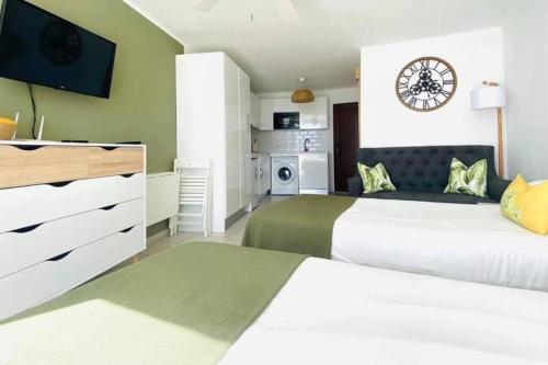 Beautiful 'Studio Verde' with Panoramic Sea Views