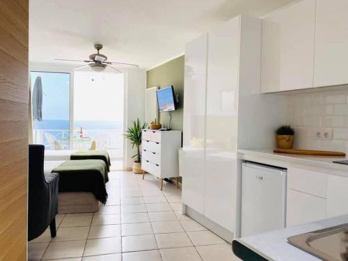 Beautiful 'Studio Verde' with Panoramic Sea Views