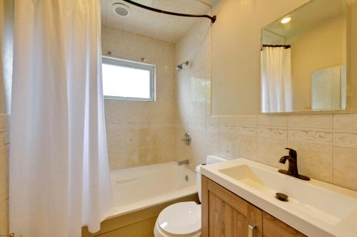 Gallery image of North Babylon Home, Near Belmont Lake State Park! in North Babylon