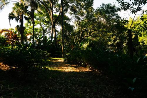 Taman di luar Pousada d'Oleo de Guignard