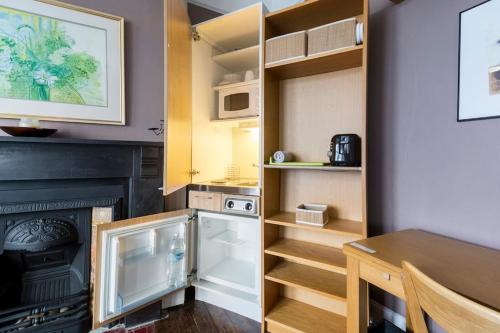 Küche/Küchenzeile in der Unterkunft Modern Private Studio Room