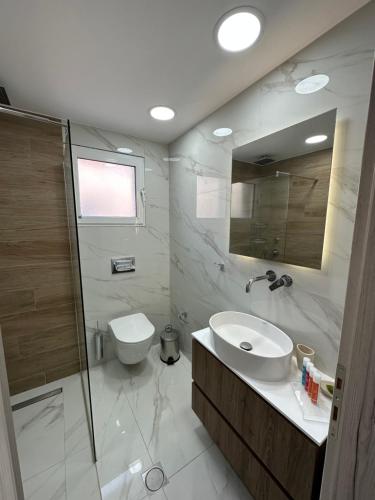 Koupelna v ubytování MosHouse Apartment ! 2 Bedrooms Apartment!!