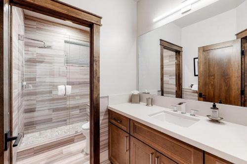 Gallery image of Gondola Vista Luxury Villas by Ski Heavenly & Beaches in South Lake Tahoe