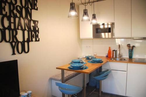 Photo de la galerie de l'établissement Studio of 27m in downtown, à Bordeaux