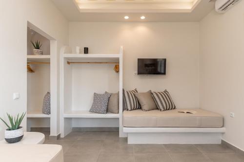 Фотография из галереи Porto Dema Luxury Suites в городе Схинуса