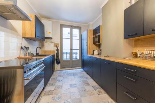 Photo de la galerie de l'établissement L'Authentique - Central - Spacieux - WiFi - Parking Prox, à Pézenas