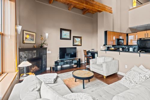 The Vogue Loft by Iris Properties! – Photos 3