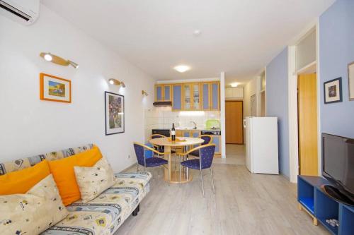 Split in your pocket apartment for 4 person