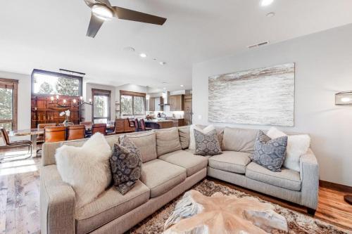 Gallery image of Gondola Vista Luxury Villas by Ski Heavenly & Beaches in South Lake Tahoe