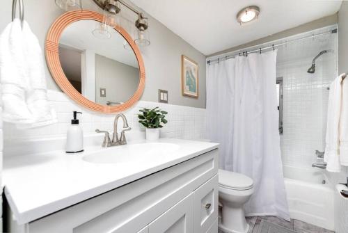 O baie la Cozy Family Cottage - Historic Top of The Hill