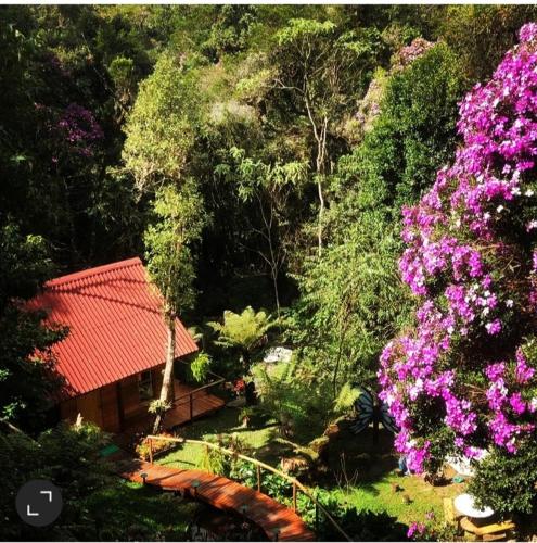 Taman di luar Chalé Samambaia
