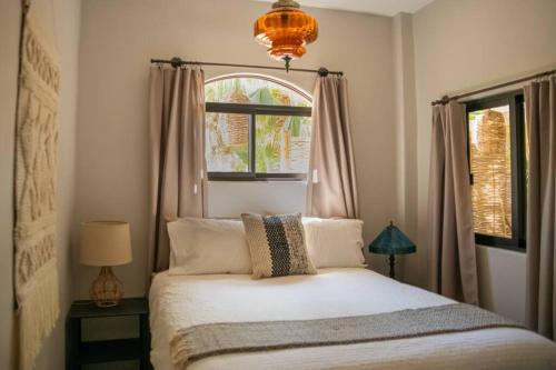 Letto o letti in una camera di Casa Pure Baja-Great for Families and Group Events!