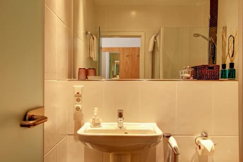 Ένα μπάνιο στο Hotel Haus Schons
