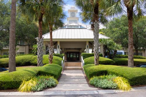 Κήπος έξω από το Inn and Club at Harbour Town