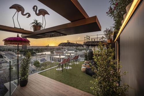 ON Suites Sevilla Apartments