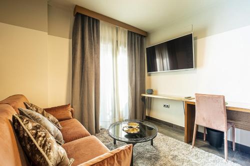 ON Suites Sevilla Apartments