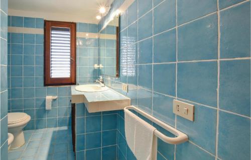 Koupelna v ubytování Pet Friendly Home In Pantelleria With House Sea View