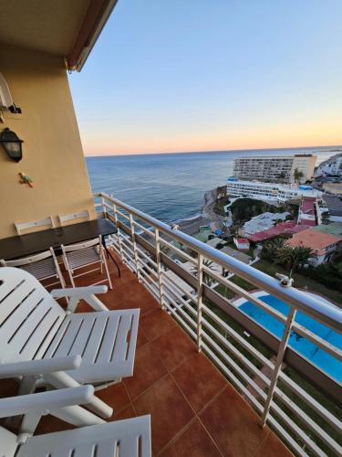 La Roca-Mediterráneo Views, 8th Floor-New Kitchen- POOL- Parking-Air Conditioning, Ceiling Fans & Free WIFI