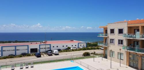 Vue générale sur la mer ou vue sur la mer prise depuis l'appartement