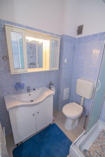 Apartments with a parking space Losinj, Losinj - 21195