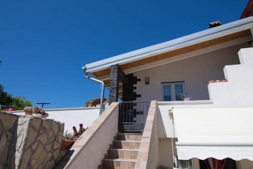 Apartments with parking space Veli Losinj, Losinj - 21260