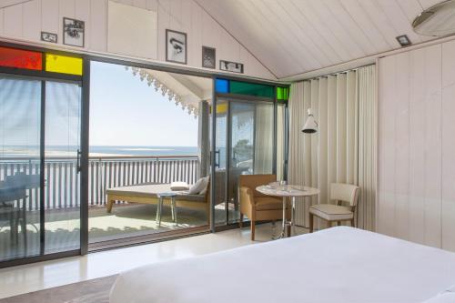 Afbeelding uit fotogalerij van Hotel La Co(o)rniche in Pyla-sur-Mer
