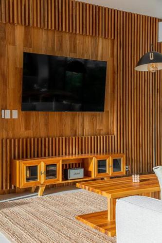Μια τηλεόραση ή/και κέντρο ψυχαγωγίας στο The L Design Villa