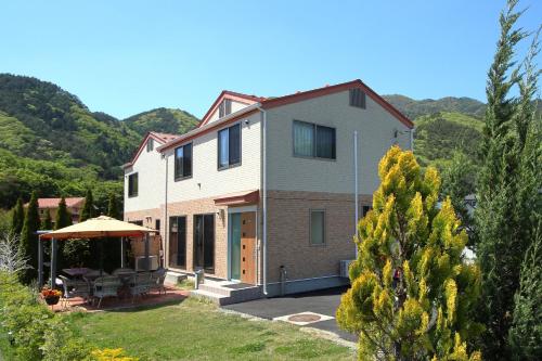 Cottage Pastorale