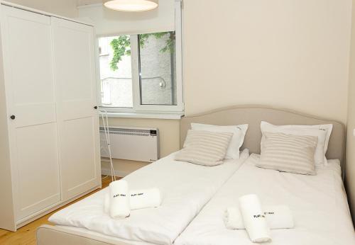 Postel nebo postele na pokoji v ubytování Varna Retreat: Cozy 2BD Flat in a Central Location