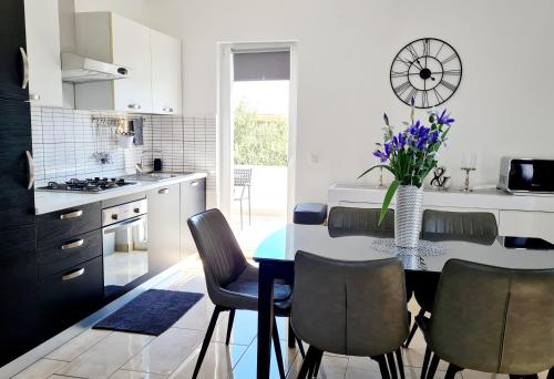 Fotografie z fotogalerie ubytování Apartment in Murter v Murteru