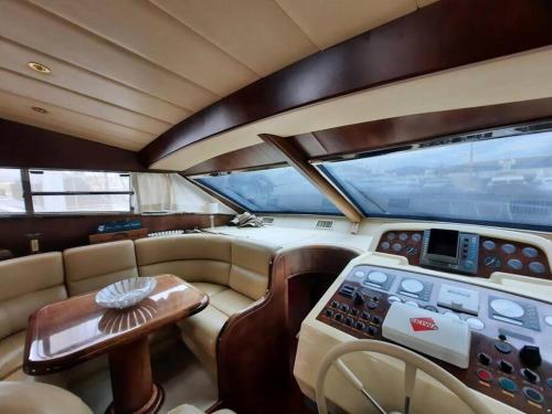 Fotografia z galérie ubytovania Yacht 3 chambres / 2 sdb - Vieux-Port de Cannes v Cannes