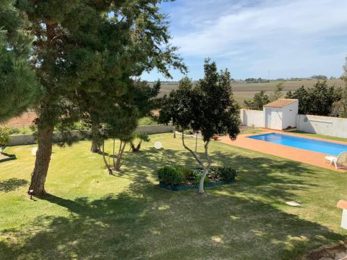 Bazén v ubytovaní Villa dos Torres alebo v jeho blízkosti