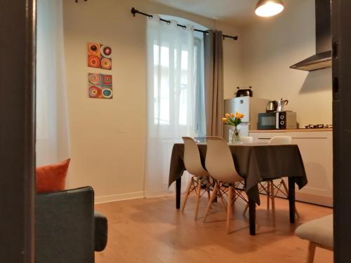 A kitchen or kitchenette at Fabio Haus Trieste