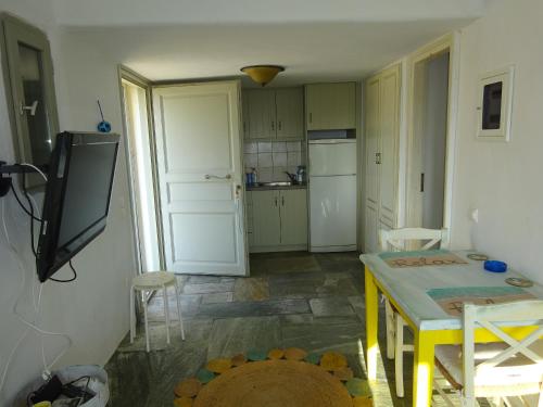 Gallery image of Summer Villa with amazing sunset view in Vourkarion