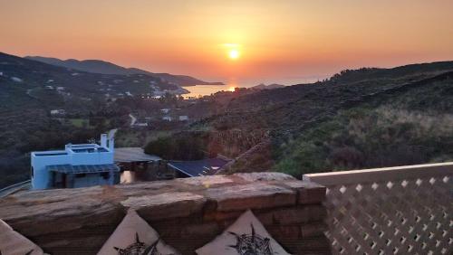 Gallery image of Summer Villa with amazing sunset view in Vourkarion
