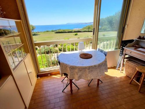 Appartement Six-Fours-les-Plages, 2 pièces, 4 personnes - FR-1-316-212