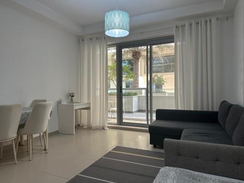  Beautiful apartment by the sea -  Room  picture :   Air conditioning    Hot tub    Balcony                 