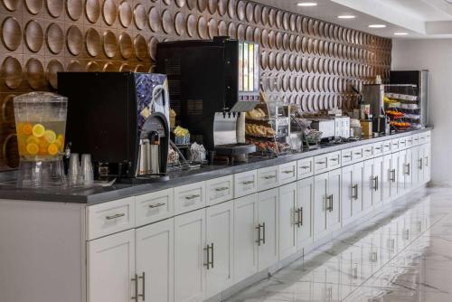 Wingate by Wyndham Atlanta Galleria/ Ballpark Image