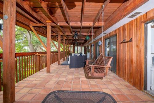 Гостиная зона в Waterfront Paradise on Tampa Bay with Pool