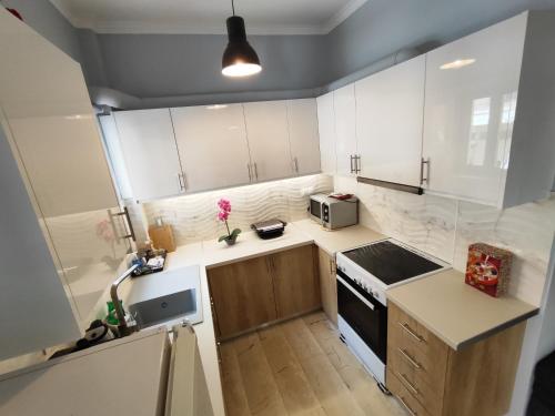 A kitchen or kitchenette at Marlen House Chania