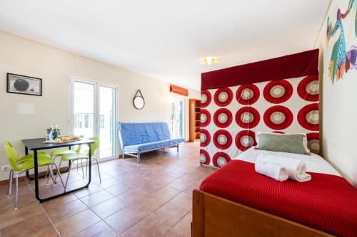 Casa May - Spacious family home with great outdoors!