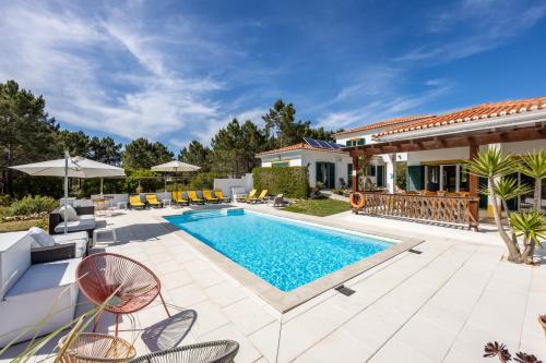 Casa May - Spacious family home with great outdoors!