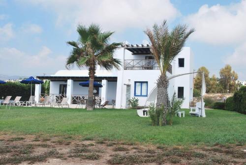 Κήπος έξω από το Sea Front Villa, Heated Private Pool, Amazing location Paphos 323