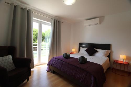 Cabanas Garden - Stunning 2 bedroom apartment - Communal Pool - 2 minuts walking to the river