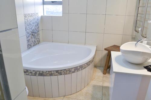 Un baño de Diaz Ocean View Hotel