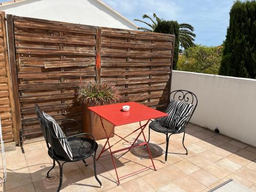 Un balcón o terraza en hôtel Le Synaya