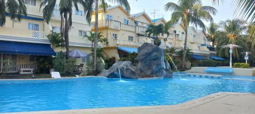 Piscina a ssvilla o a prop